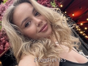 Blondiekiss