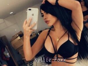 Kyliie_Foxx